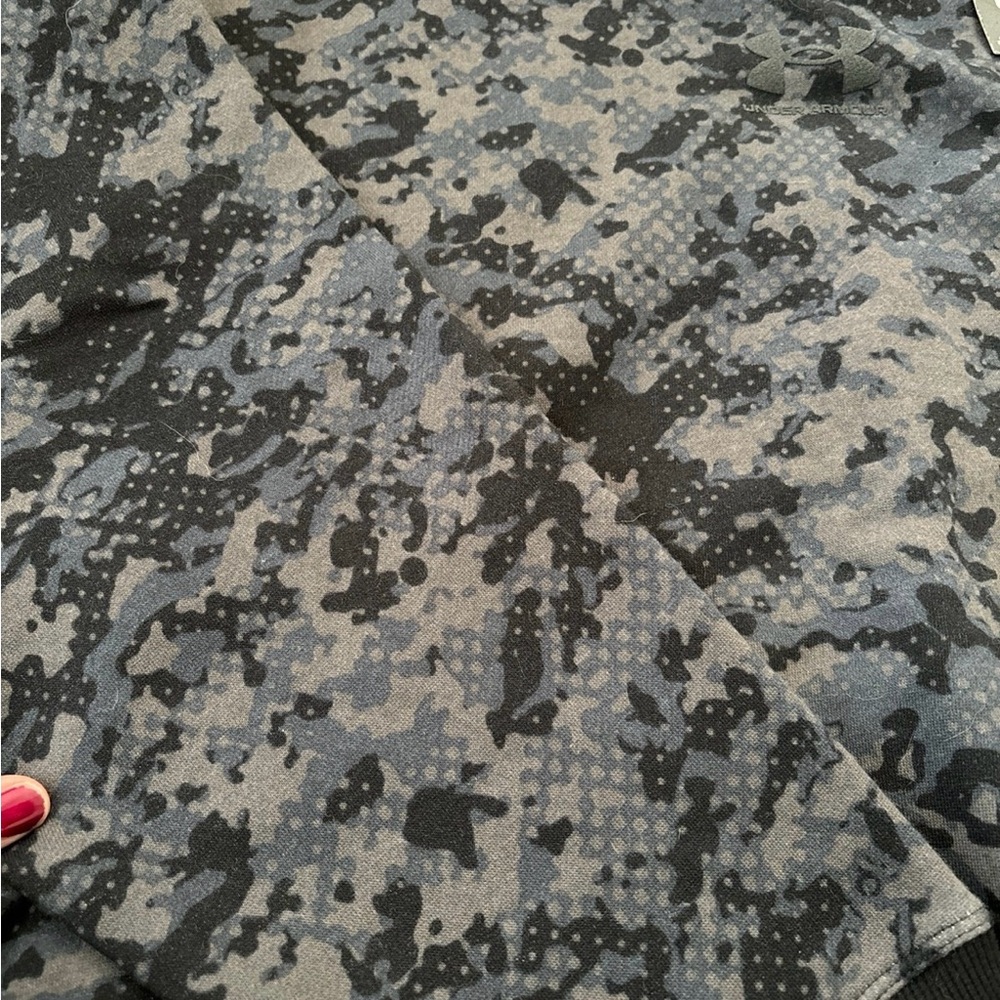 Under Armour - Picture 5 of 5